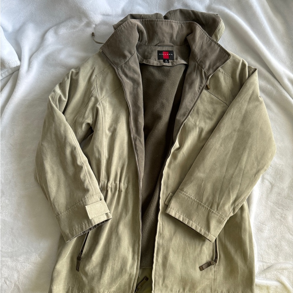 Gallery coat